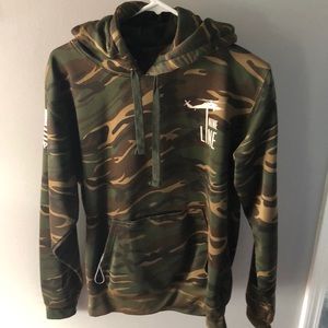 Men’s large nine line hooded sweatshirt